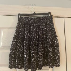 Flowy Spotted Black & White Skirt w/ a tie string (NEVER WORN)